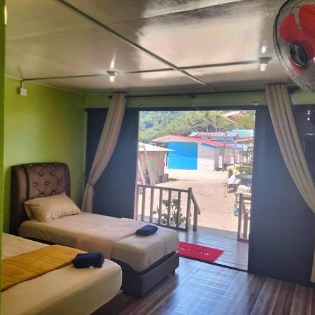 Oceanboys Inn Kampong Pasir Panjang  Kültér fotó