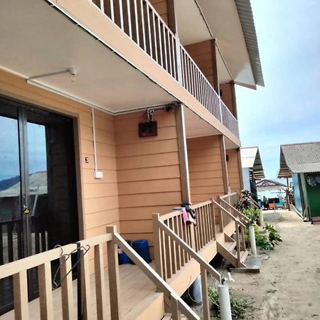 Oceanboys Inn Kampong Pasir Panjang  Kültér fotó