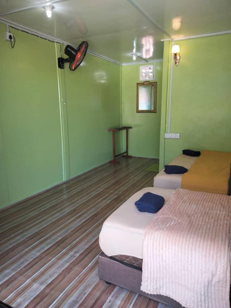 Oceanboys Inn Kampong Pasir Panjang  Kültér fotó